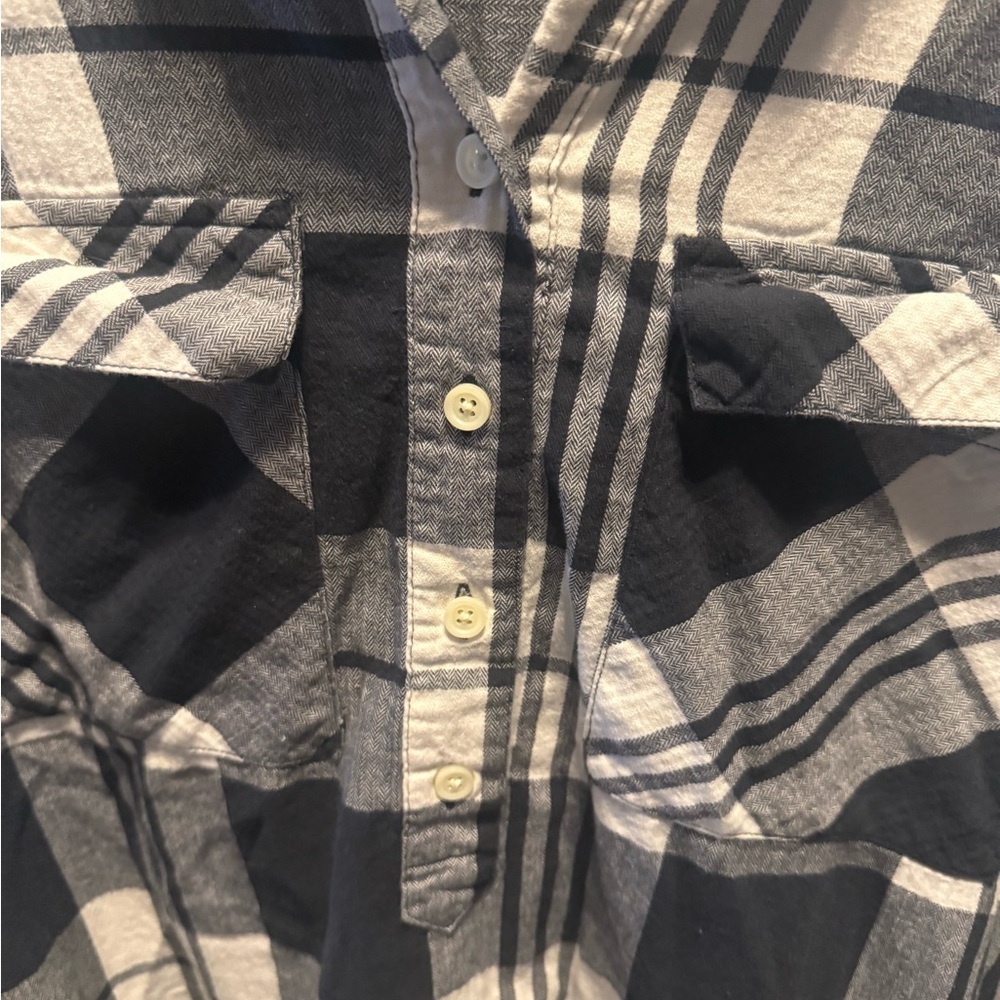 Old Navy Boyfriend Plaid Flannel Shirt Navy Blue White Check Women’s Medium - Picture 3 of 4